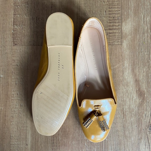 ZARA Tassel Flats. Size 7.5 - Picture 2 of 4
